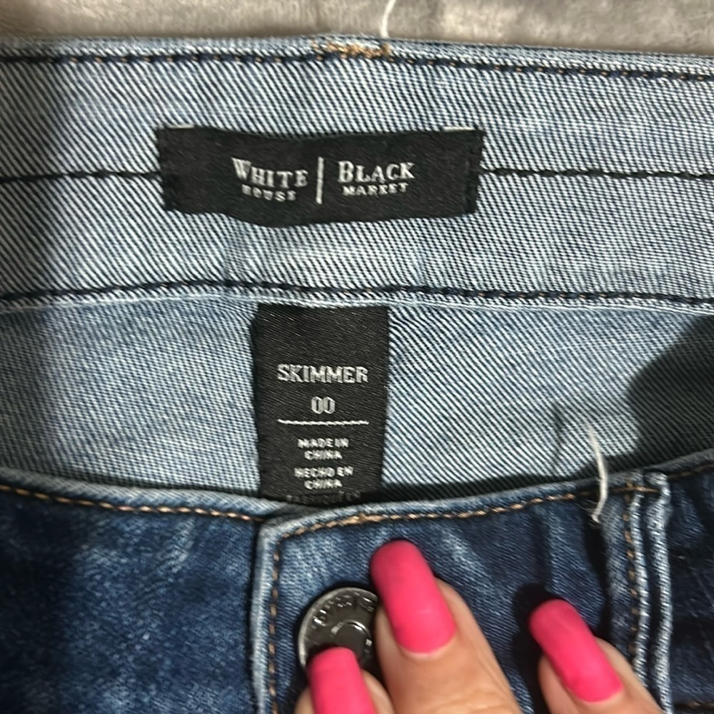 White House Black Market Women’s Jeans - Picture 4 of 4